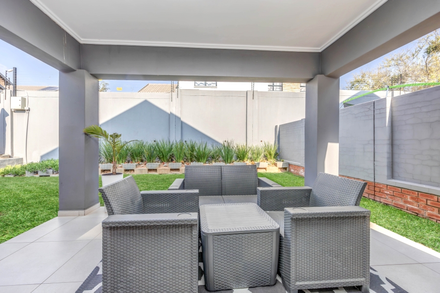 4 Bedroom Property for Sale in Broadacres Gauteng