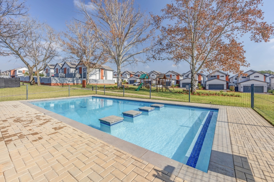 4 Bedroom Property for Sale in Broadacres Gauteng