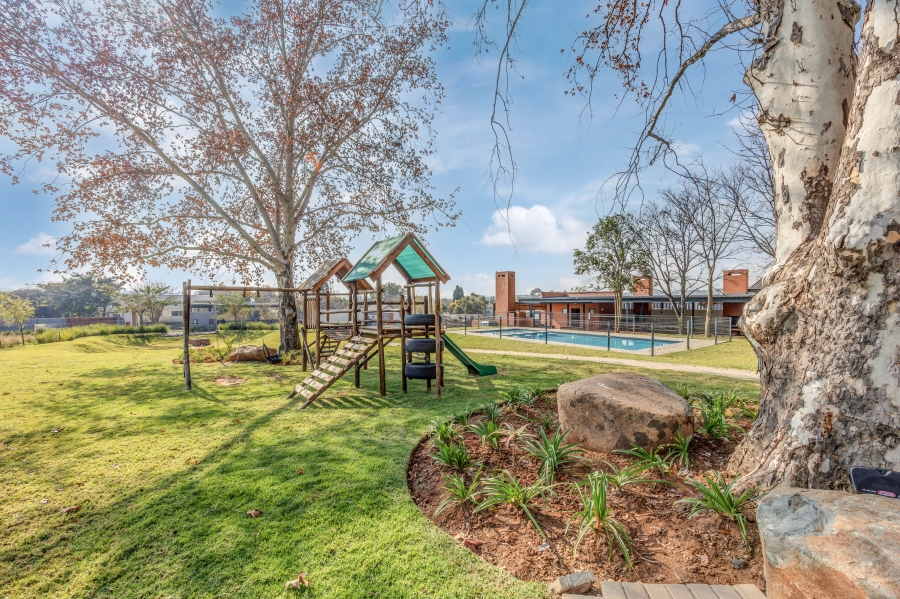 4 Bedroom Property for Sale in Broadacres Gauteng