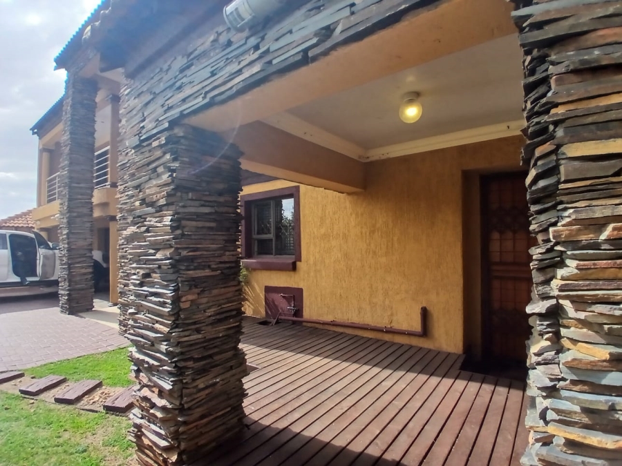 4 Bedroom Property for Sale in Karenpark Gauteng