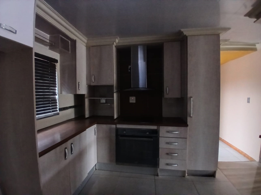 4 Bedroom Property for Sale in Karenpark Gauteng