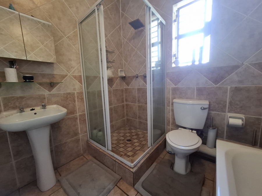 2 Bedroom Property for Sale in Pretorius Park Gauteng