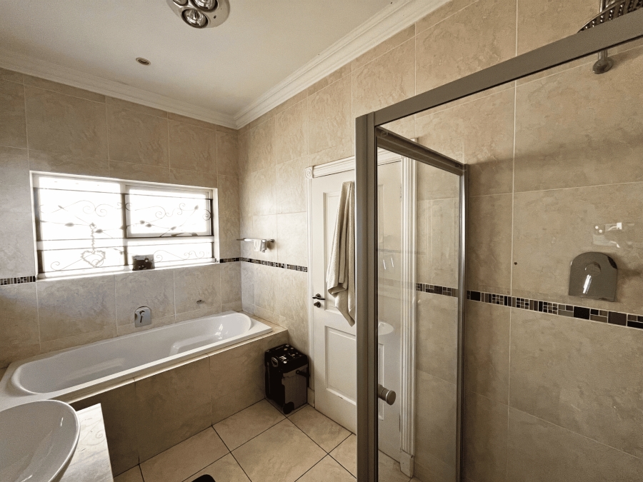 4 Bedroom Property for Sale in Bedford Gardens Gauteng