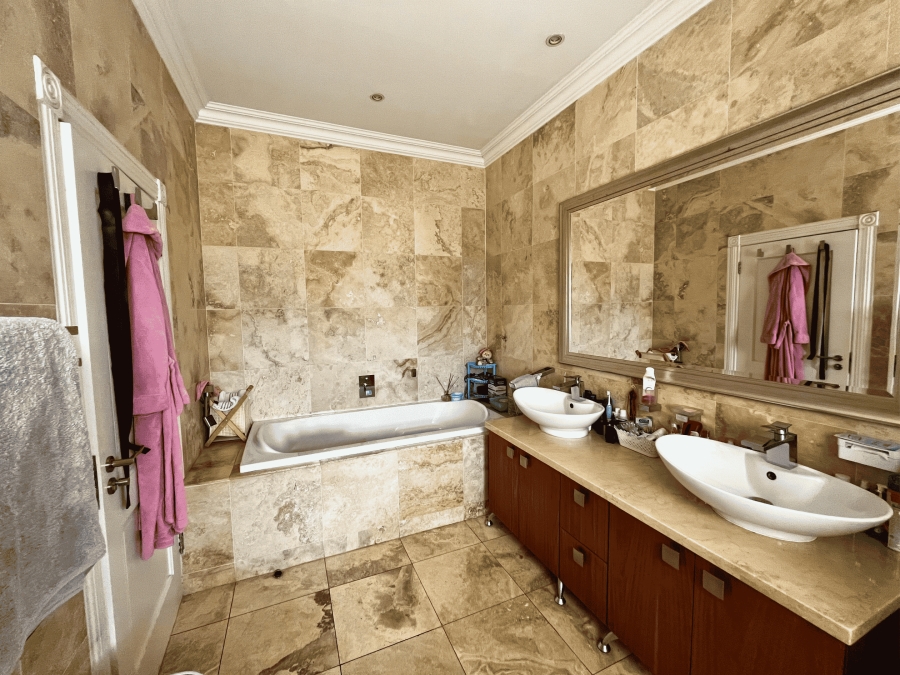 4 Bedroom Property for Sale in Bedford Gardens Gauteng