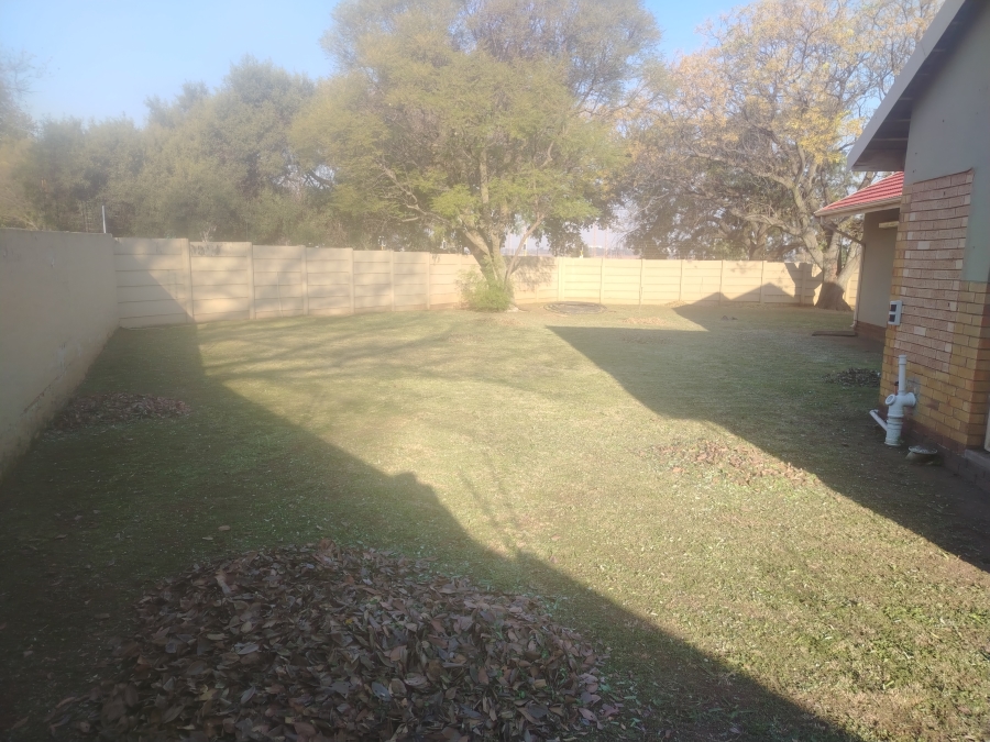 To Let 3 Bedroom Property for Rent in Selcourt Gauteng