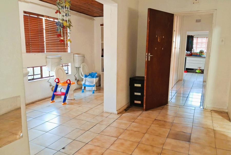 4 Bedroom Property for Sale in Glen Austin Gauteng