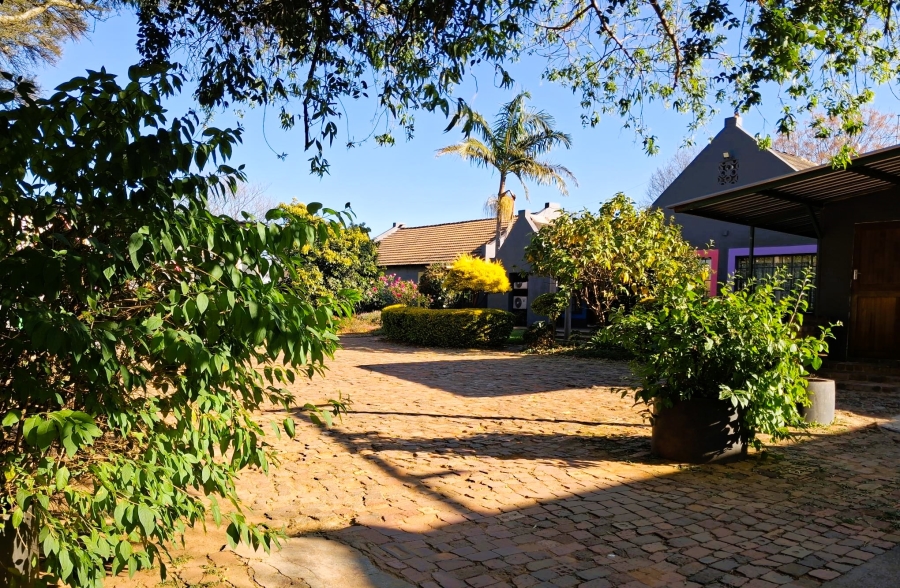 4 Bedroom Property for Sale in Glen Austin Gauteng