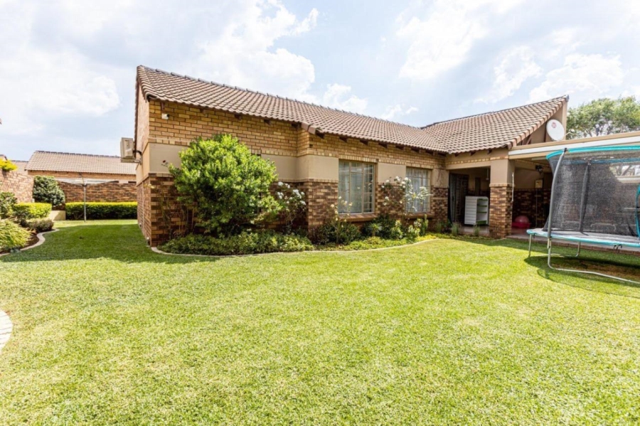 3 Bedroom Property for Sale in Equestria Gauteng