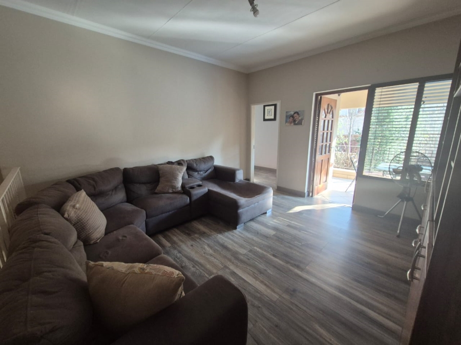 3 Bedroom Property for Sale in Glenvista Gauteng