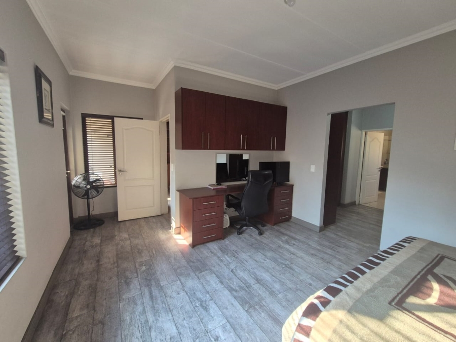 3 Bedroom Property for Sale in Glenvista Gauteng