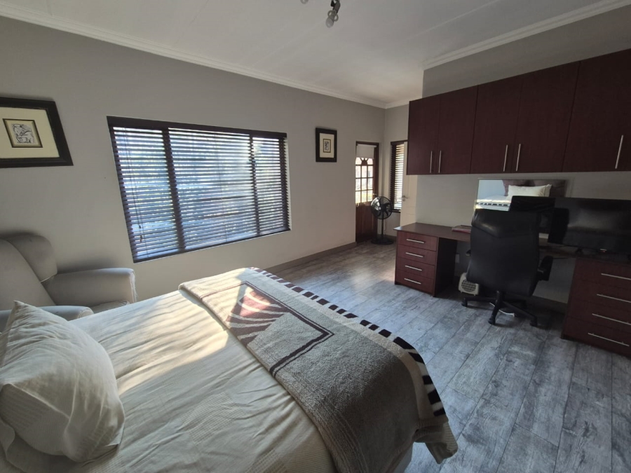 3 Bedroom Property for Sale in Glenvista Gauteng