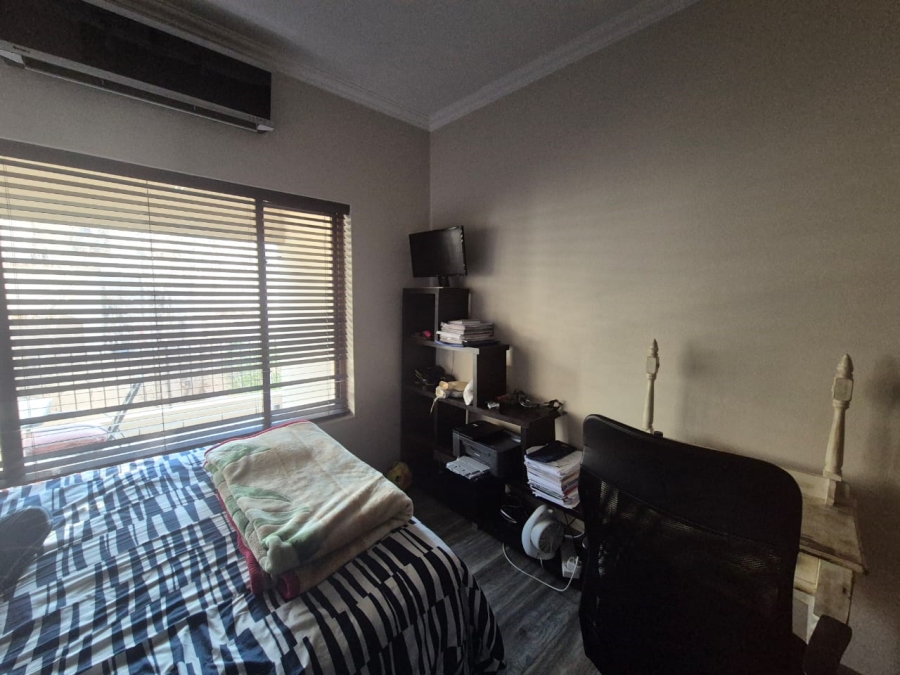 3 Bedroom Property for Sale in Glenvista Gauteng