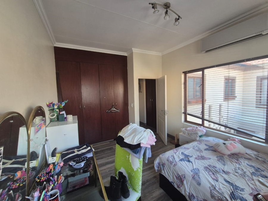 3 Bedroom Property for Sale in Glenvista Gauteng