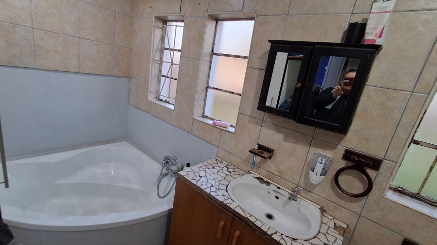 To Let 3 Bedroom Property for Rent in Rensburg Gauteng