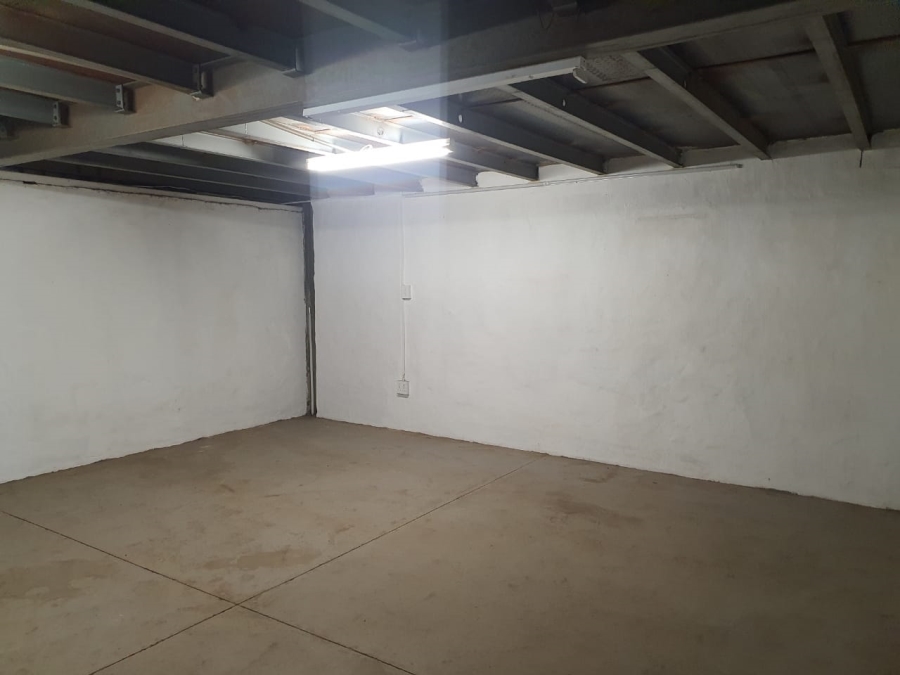 To Let Commercial Property for Rent in Clayville East Gauteng