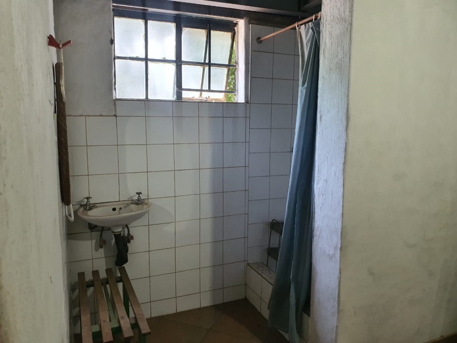 To Let Commercial Property for Rent in Clayville East Gauteng