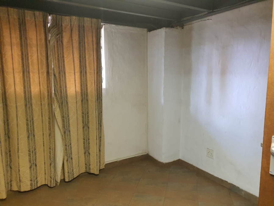 To Let Commercial Property for Rent in Clayville East Gauteng