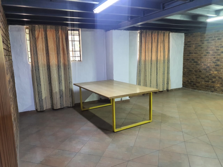 To Let Commercial Property for Rent in Clayville East Gauteng