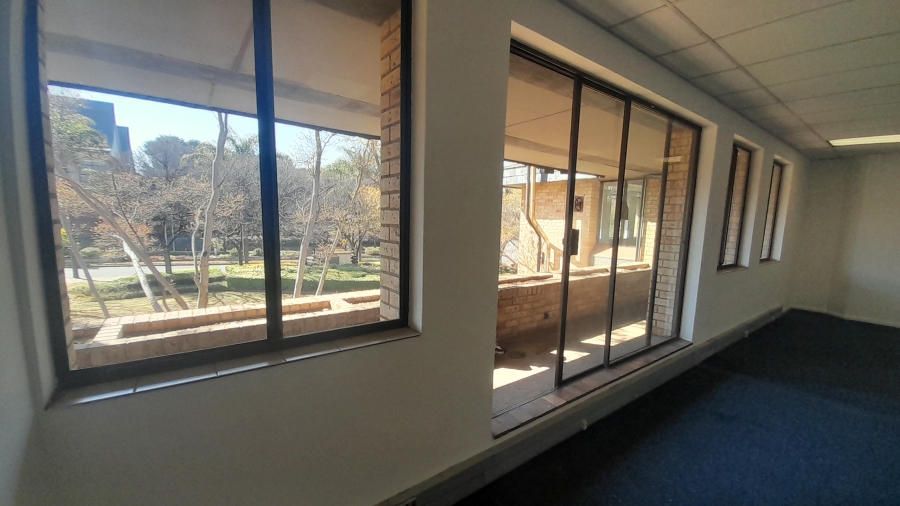 To Let Commercial Property for Rent in Vorna Valley Gauteng