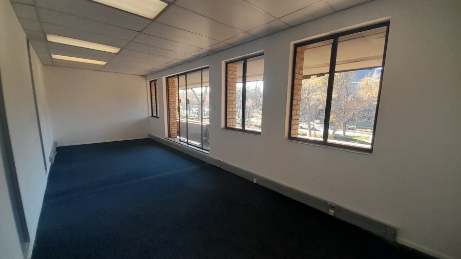 To Let Commercial Property for Rent in Vorna Valley Gauteng