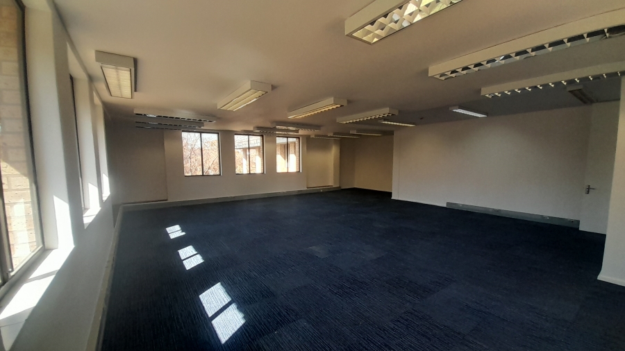 To Let Commercial Property for Rent in Vorna Valley Gauteng