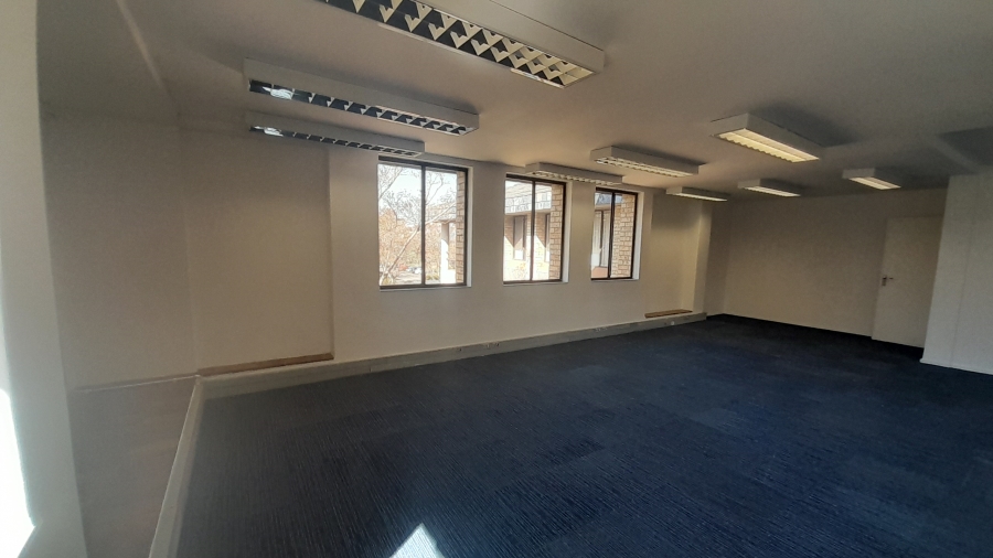 To Let Commercial Property for Rent in Vorna Valley Gauteng