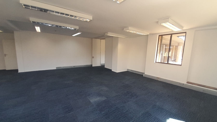 To Let Commercial Property for Rent in Vorna Valley Gauteng