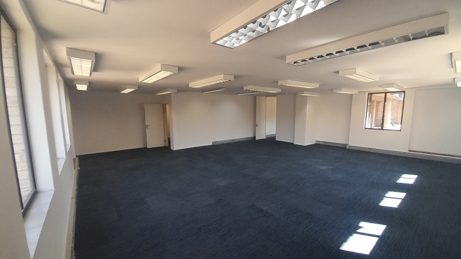 To Let Commercial Property for Rent in Vorna Valley Gauteng