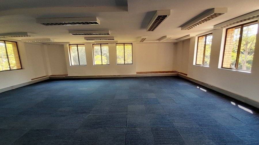 To Let Commercial Property for Rent in Vorna Valley Gauteng