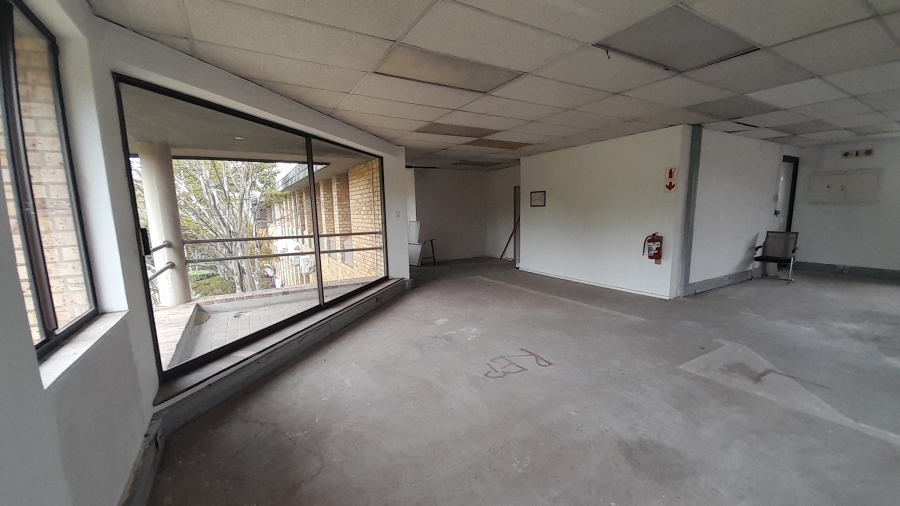 To Let Commercial Property for Rent in Vorna Valley Gauteng