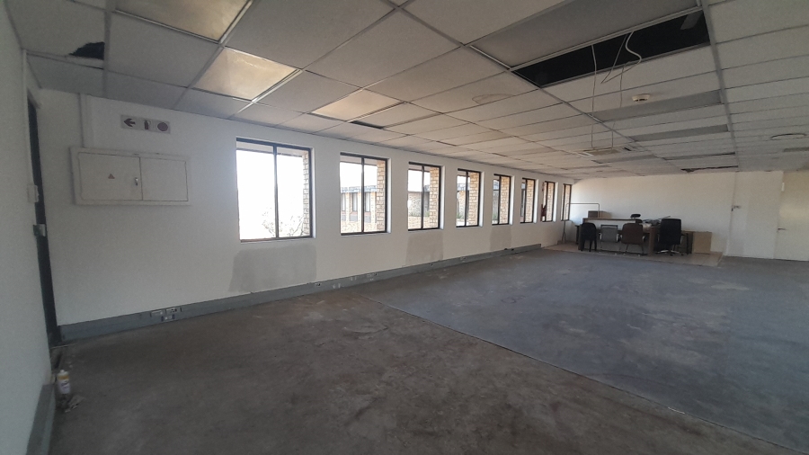 To Let Commercial Property for Rent in Vorna Valley Gauteng