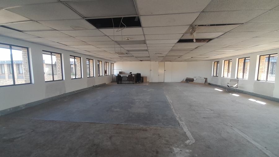 To Let Commercial Property for Rent in Vorna Valley Gauteng