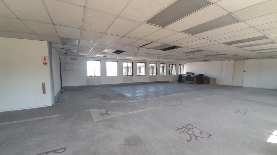 To Let Commercial Property for Rent in Vorna Valley Gauteng