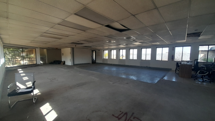 To Let Commercial Property for Rent in Vorna Valley Gauteng