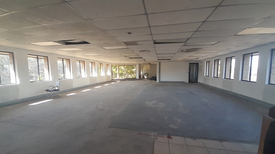 To Let Commercial Property for Rent in Vorna Valley Gauteng