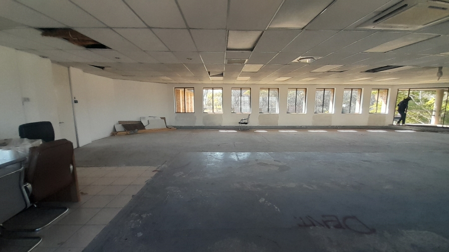 To Let Commercial Property for Rent in Vorna Valley Gauteng