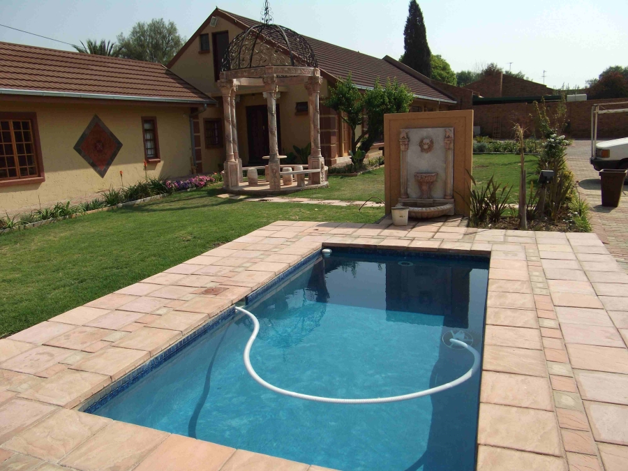 Commercial Property for Sale in Ravenswood Gauteng