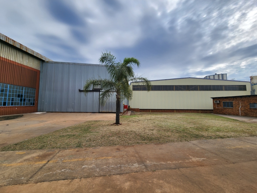 To Let Commercial Property for Rent in Rosslyn Industrial Gauteng