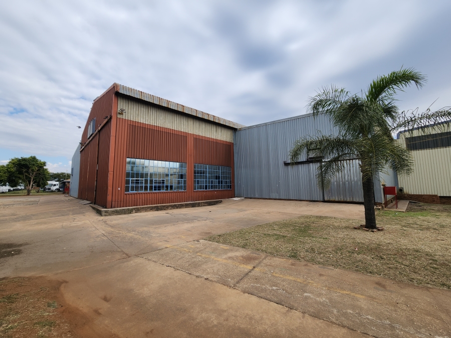 To Let Commercial Property for Rent in Rosslyn Industrial Gauteng