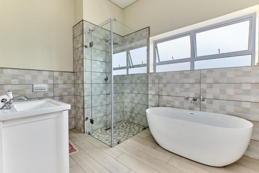 To Let 4 Bedroom Property for Rent in Waterfall Country Estate Gauteng
