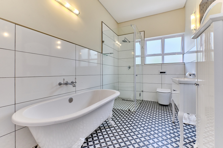 To Let 4 Bedroom Property for Rent in Waterfall Country Estate Gauteng