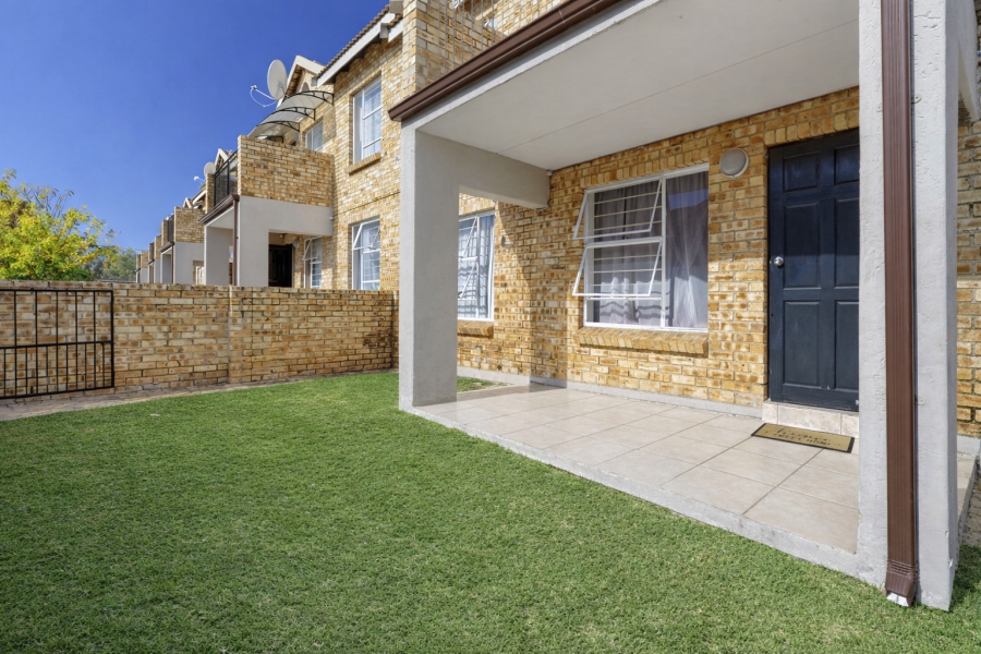 2 Bedroom Property for Sale in Honeypark Gauteng