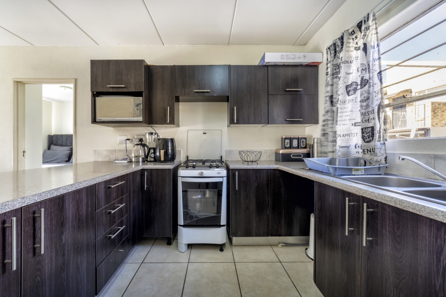 2 Bedroom Property for Sale in Honeypark Gauteng