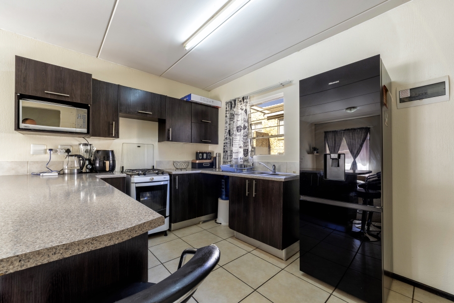 2 Bedroom Property for Sale in Honeypark Gauteng