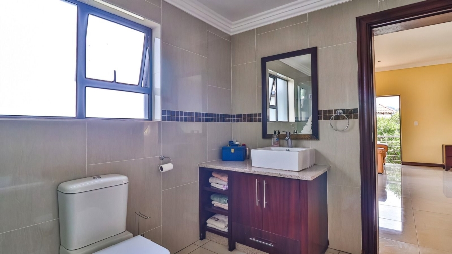 5 Bedroom Property for Sale in Aspen Hills Gauteng