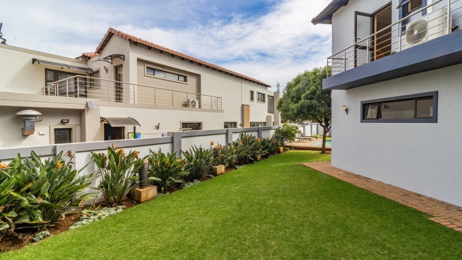 5 Bedroom Property for Sale in Aspen Hills Gauteng
