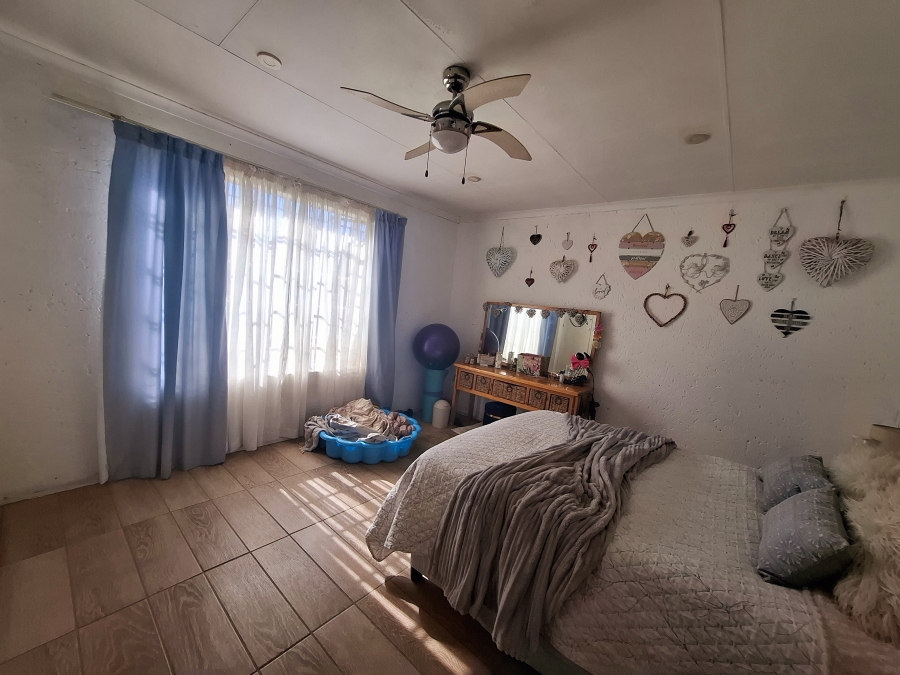 3 Bedroom Property for Sale in Sonneveld Gauteng
