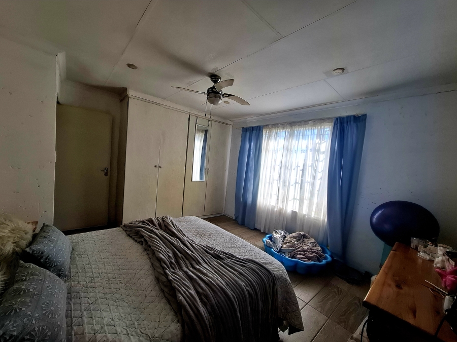 3 Bedroom Property for Sale in Sonneveld Gauteng