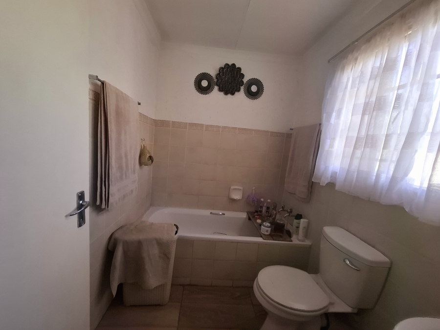 3 Bedroom Property for Sale in Sonneveld Gauteng