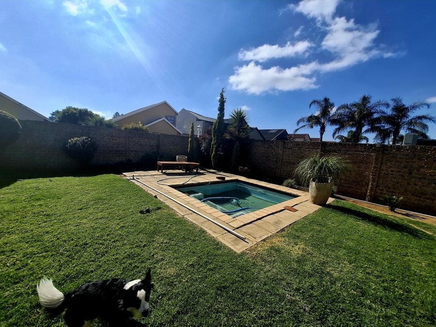 3 Bedroom Property for Sale in Sonneveld Gauteng